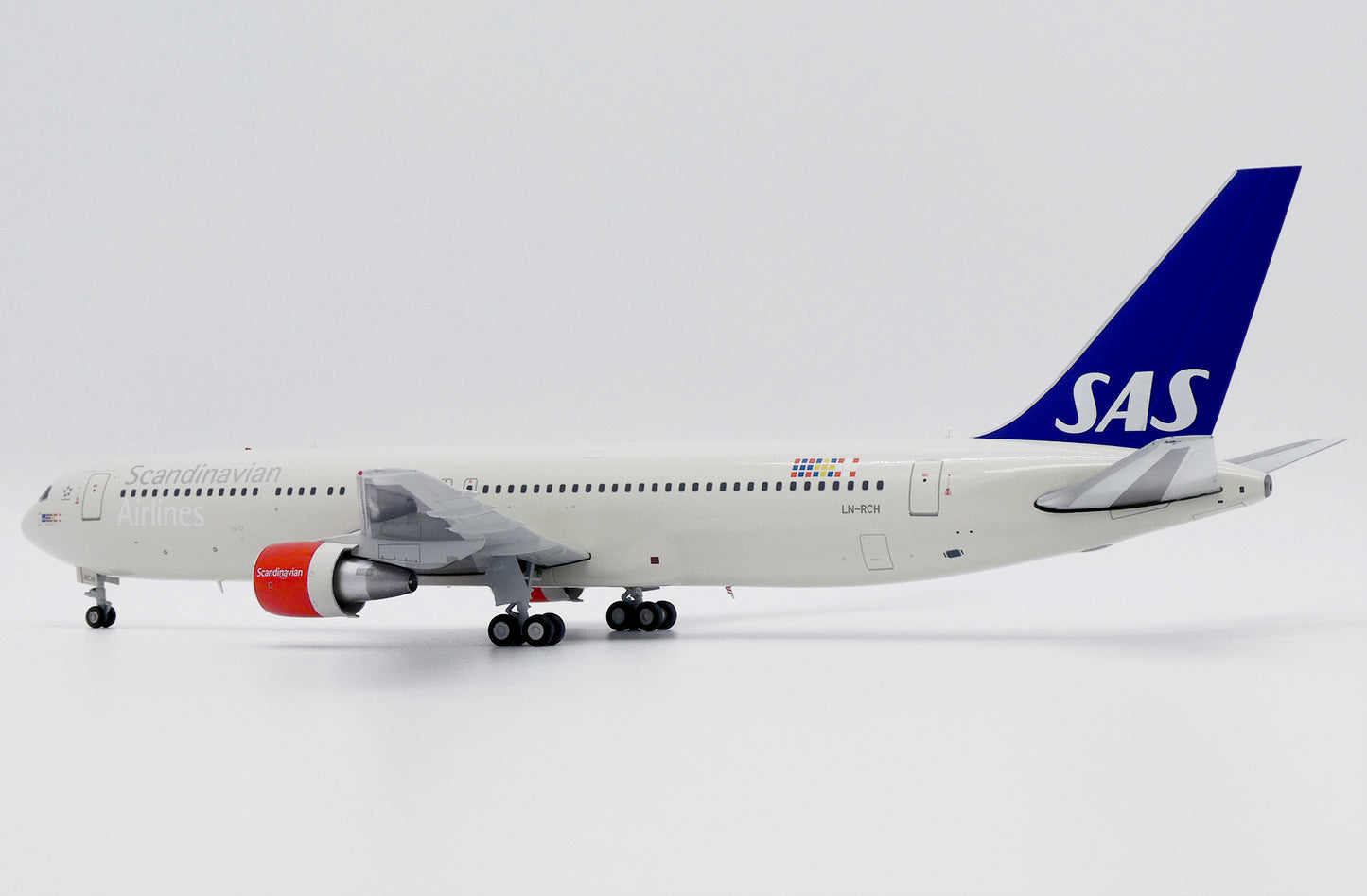 JC WINGS B767-300ER SAS SCANDINAVIAN AIRLINES REG: LN-RCH