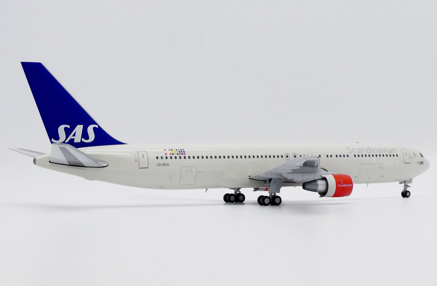 JC WINGS B767-300ER SAS SCANDINAVIAN AIRLINES REG: LN-RCH