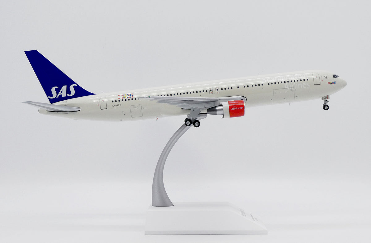 JC WINGS B767-300ER SAS SCANDINAVIAN AIRLINES REG: LN-RCH