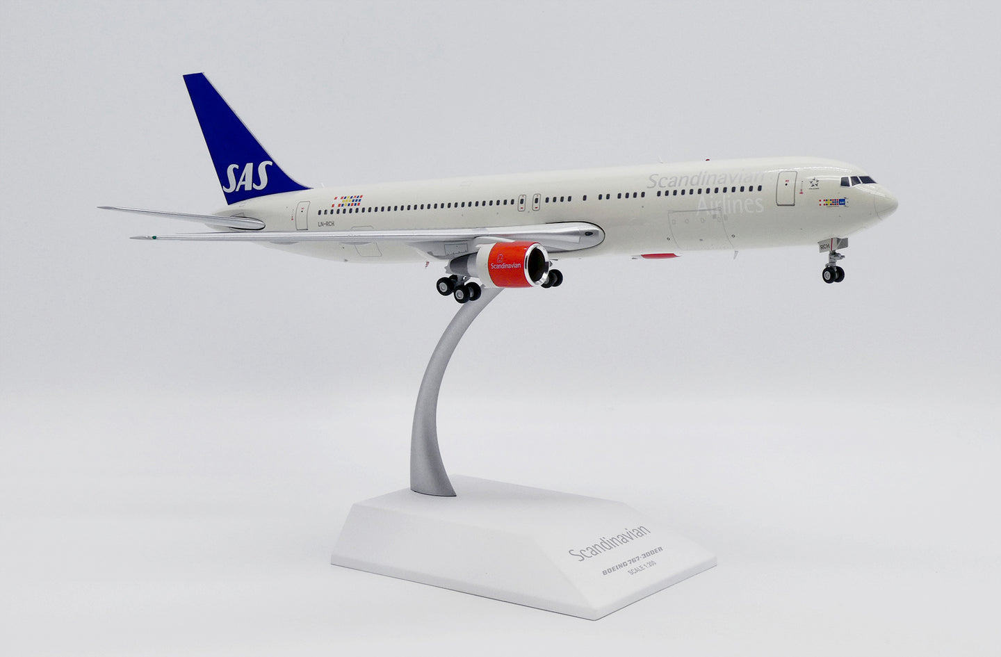 JC WINGS B767-300ER SAS SCANDINAVIAN AIRLINES REG: LN-RCH