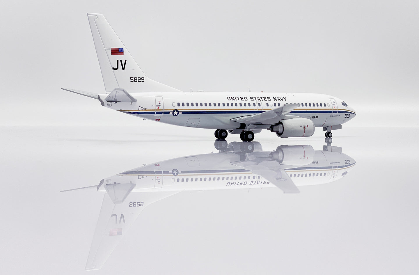 JC WINGS C-40A CLIPPER US NAVY REG: 165829