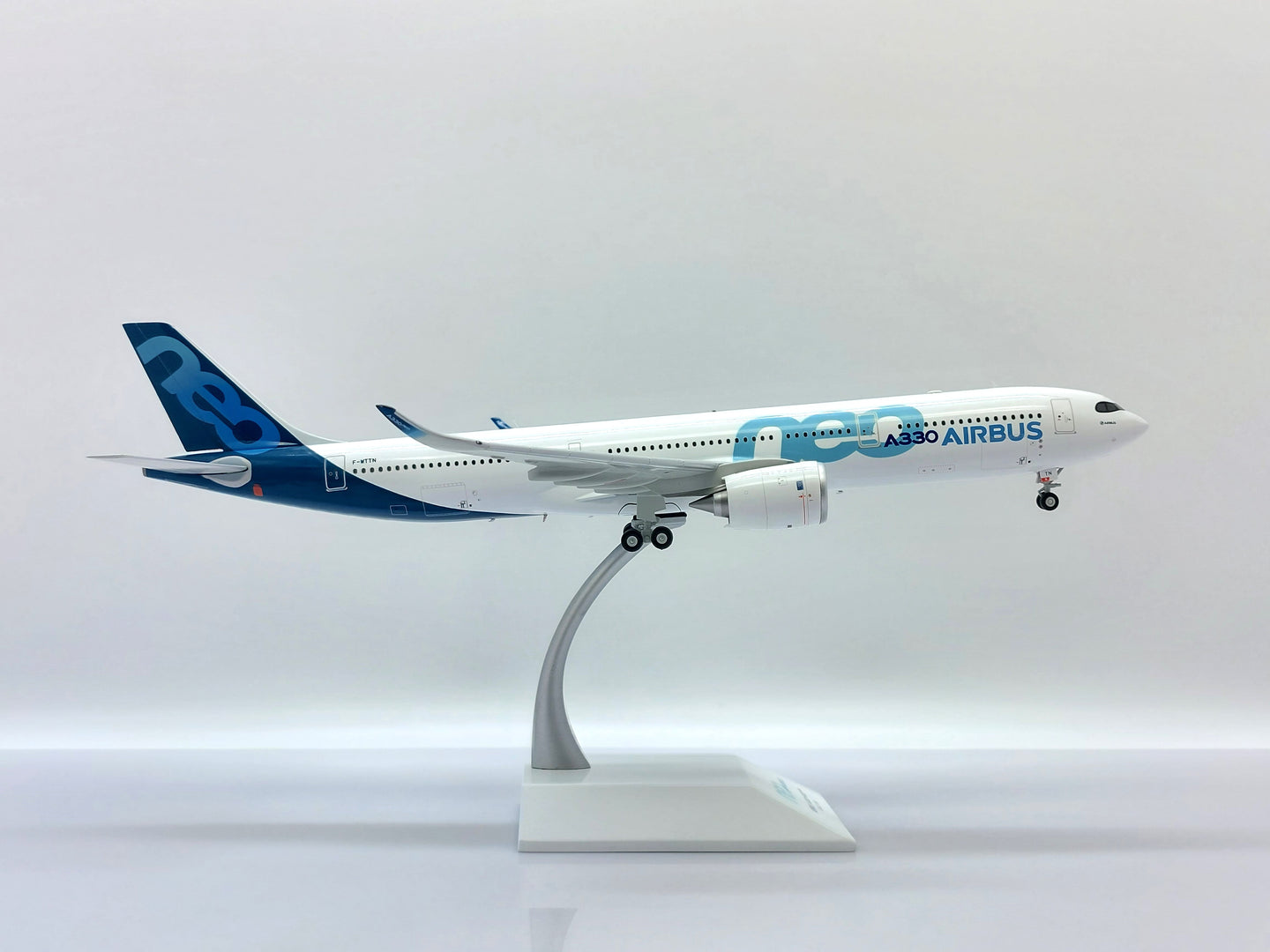 JC WINGS A330-900NEO HOUSE COLOURS REG: F-WTTN