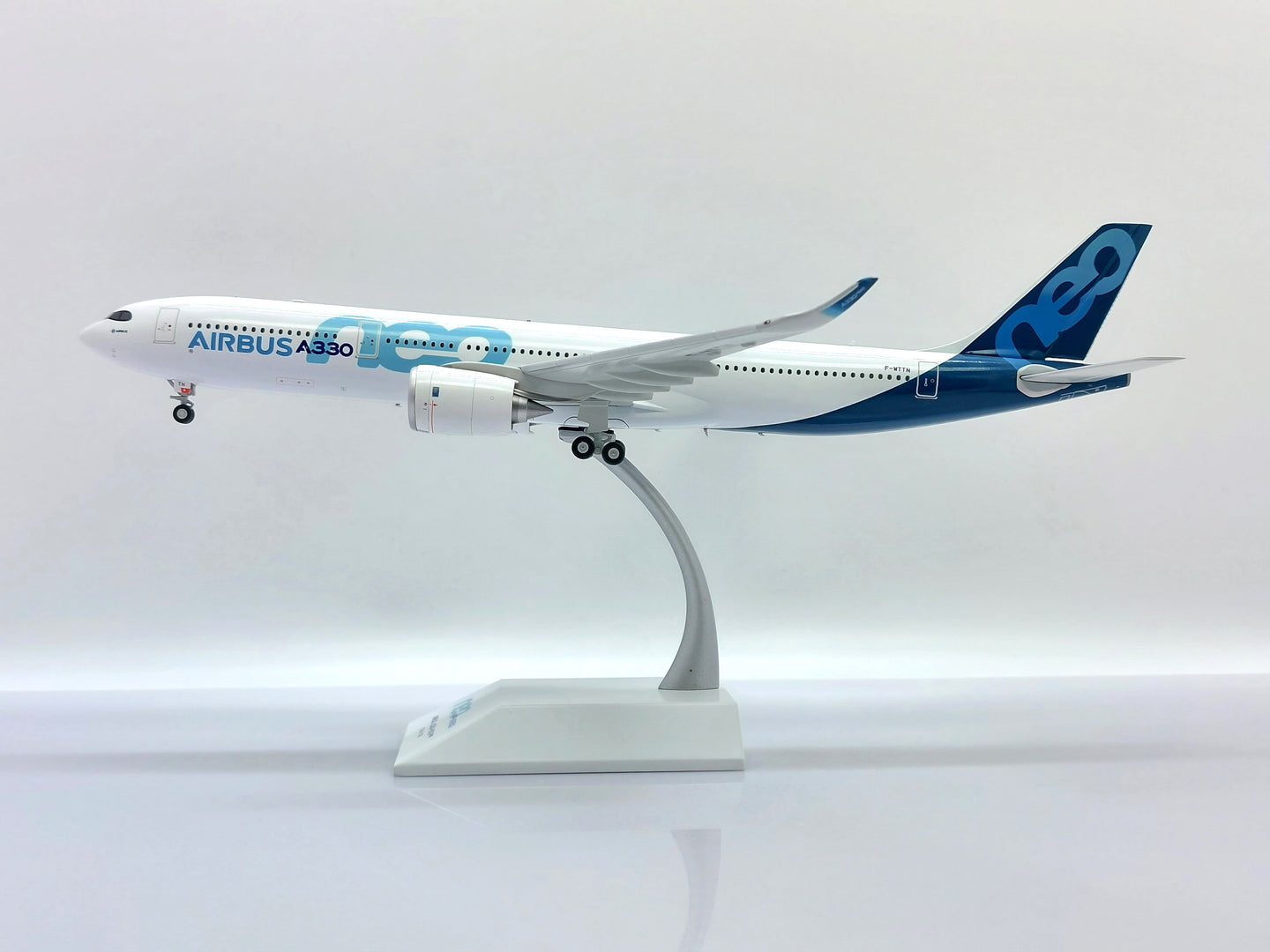 JC WINGS A330-900NEO HOUSE COLOURS REG: F-WTTN