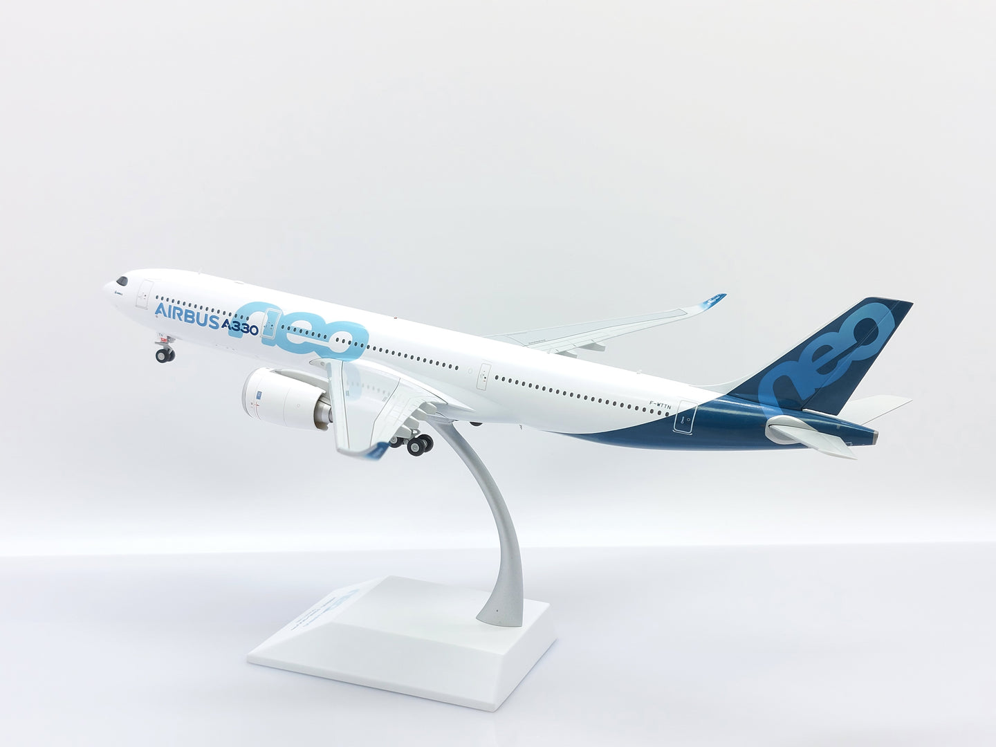 JC WINGS A330-900NEO HOUSE COLOURS REG: F-WTTN