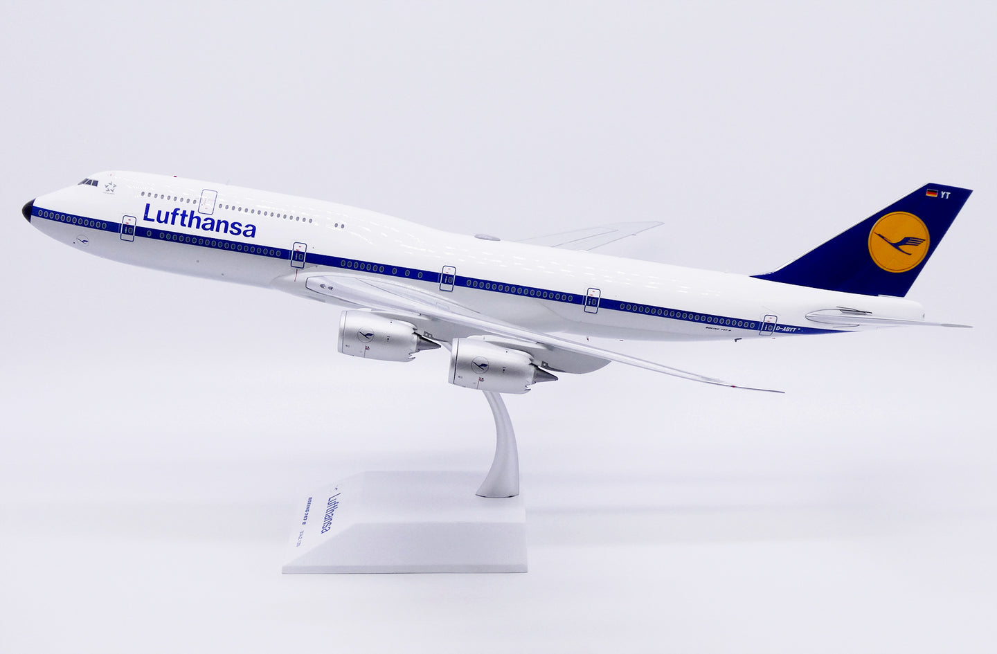 JC WINGS B747-8 LUFTHANSA "RETRO" REG: D-ABYT