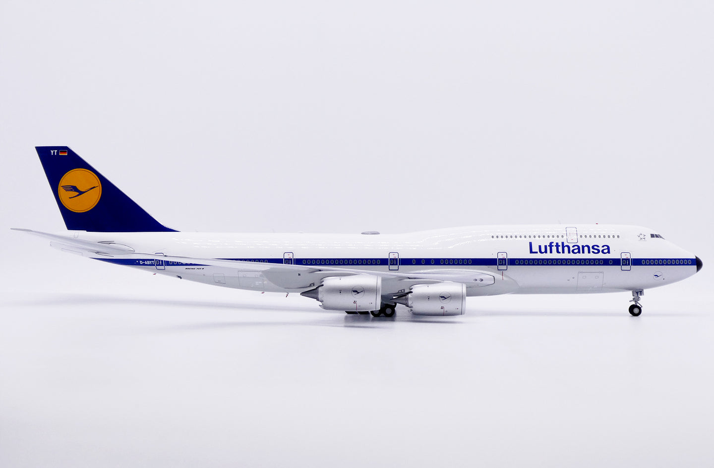 JC WINGS B747-8 LUFTHANSA "RETRO" REG: D-ABYT