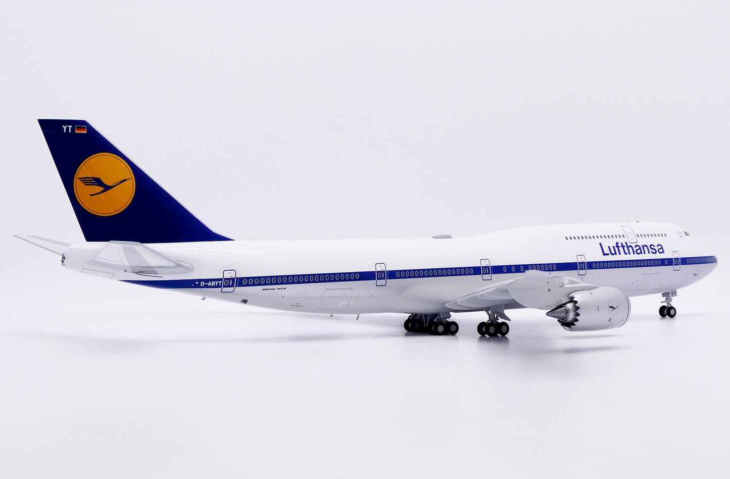 JC WINGS B747-8 LUFTHANSA "RETRO" REG: D-ABYT