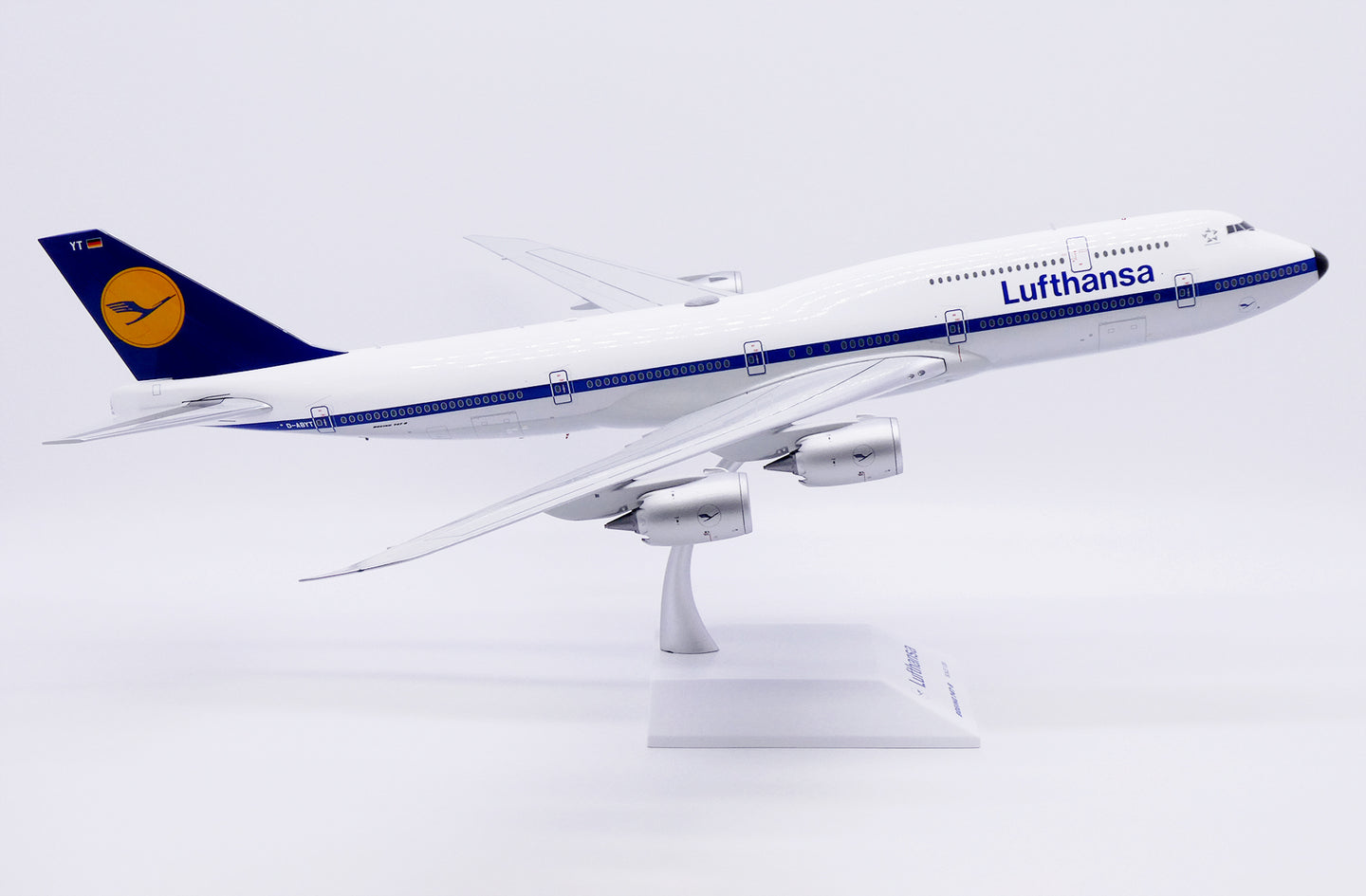 JC WINGS B747-8 LUFTHANSA "RETRO" REG: D-ABYT