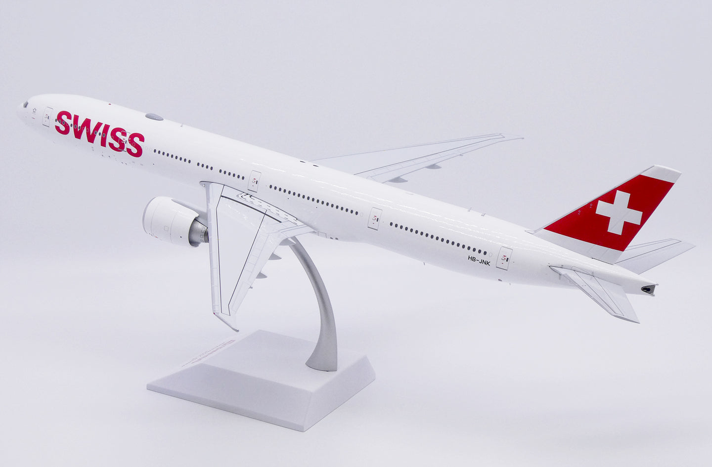 JC WINGS B777-300ER SWISS "LUZERN" REG: HB-JNK