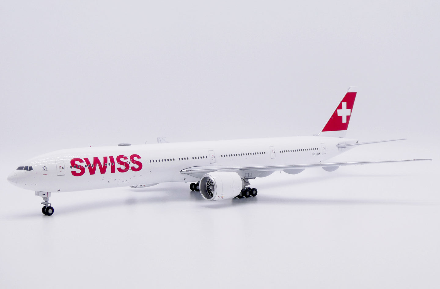 JC WINGS B777-300ER SWISS "LUZERN" REG: HB-JNK