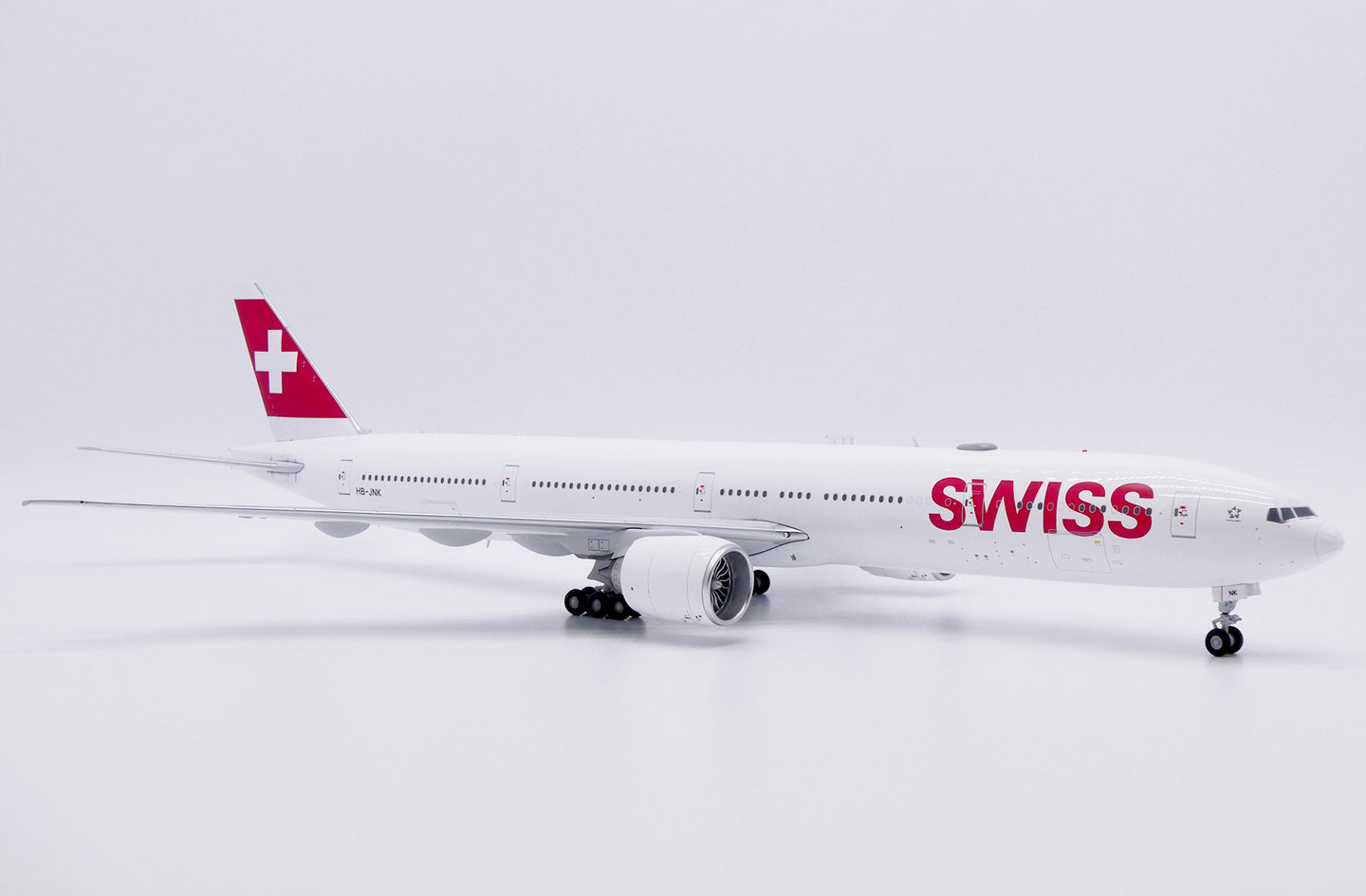 JC WINGS B777-300ER SWISS "LUZERN" REG: HB-JNK