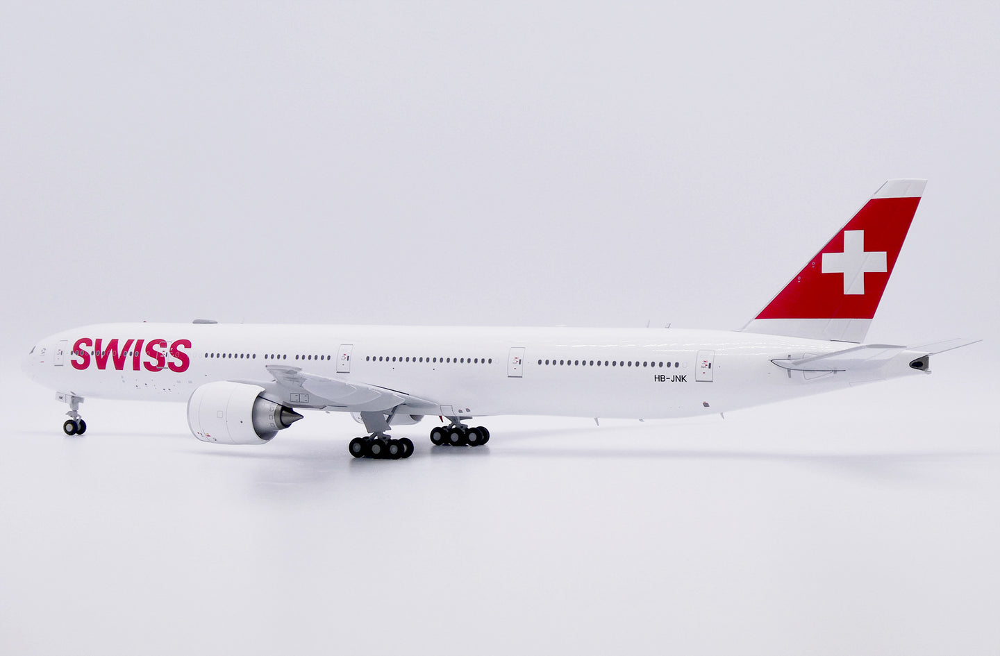 JC WINGS B777-300ER SWISS "LUZERN" REG: HB-JNK