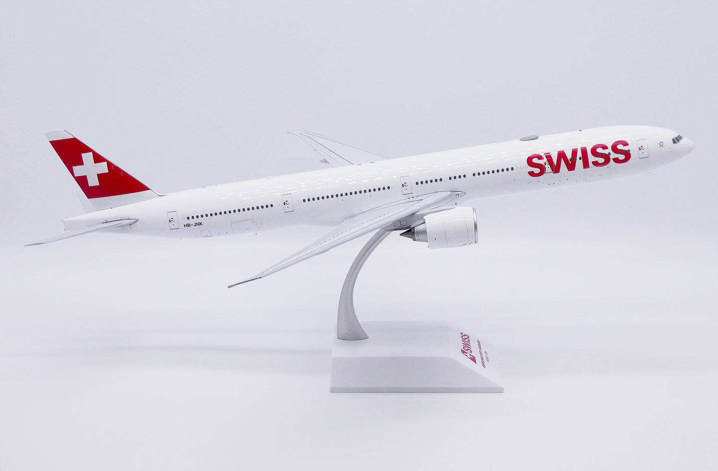 JC WINGS B777-300ER SWISS "LUZERN" REG: HB-JNK