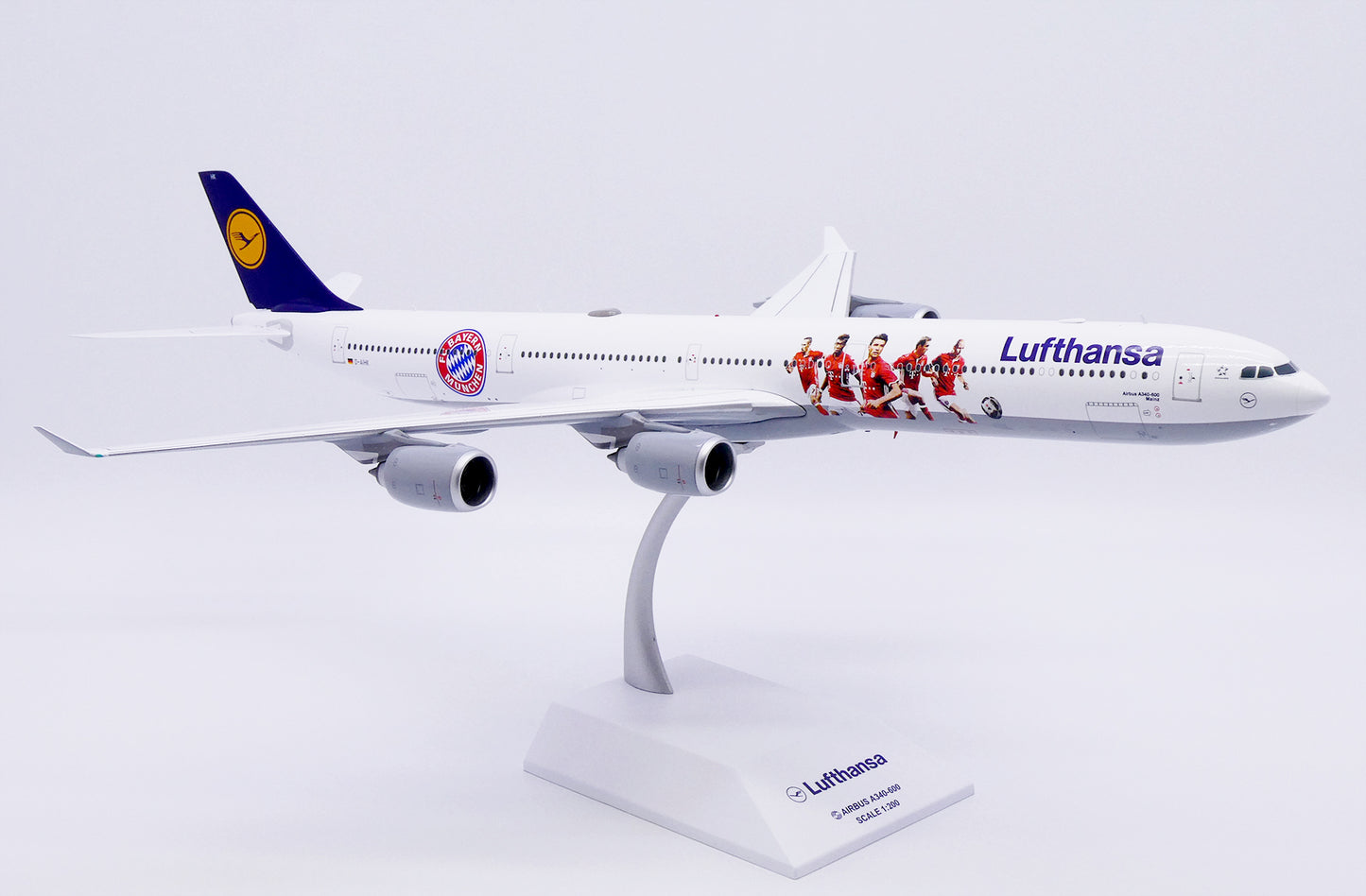 JC WINGS A340-600 LUFTHANSA "FC BAYERN MUNCHEN" REG: D-AIHK