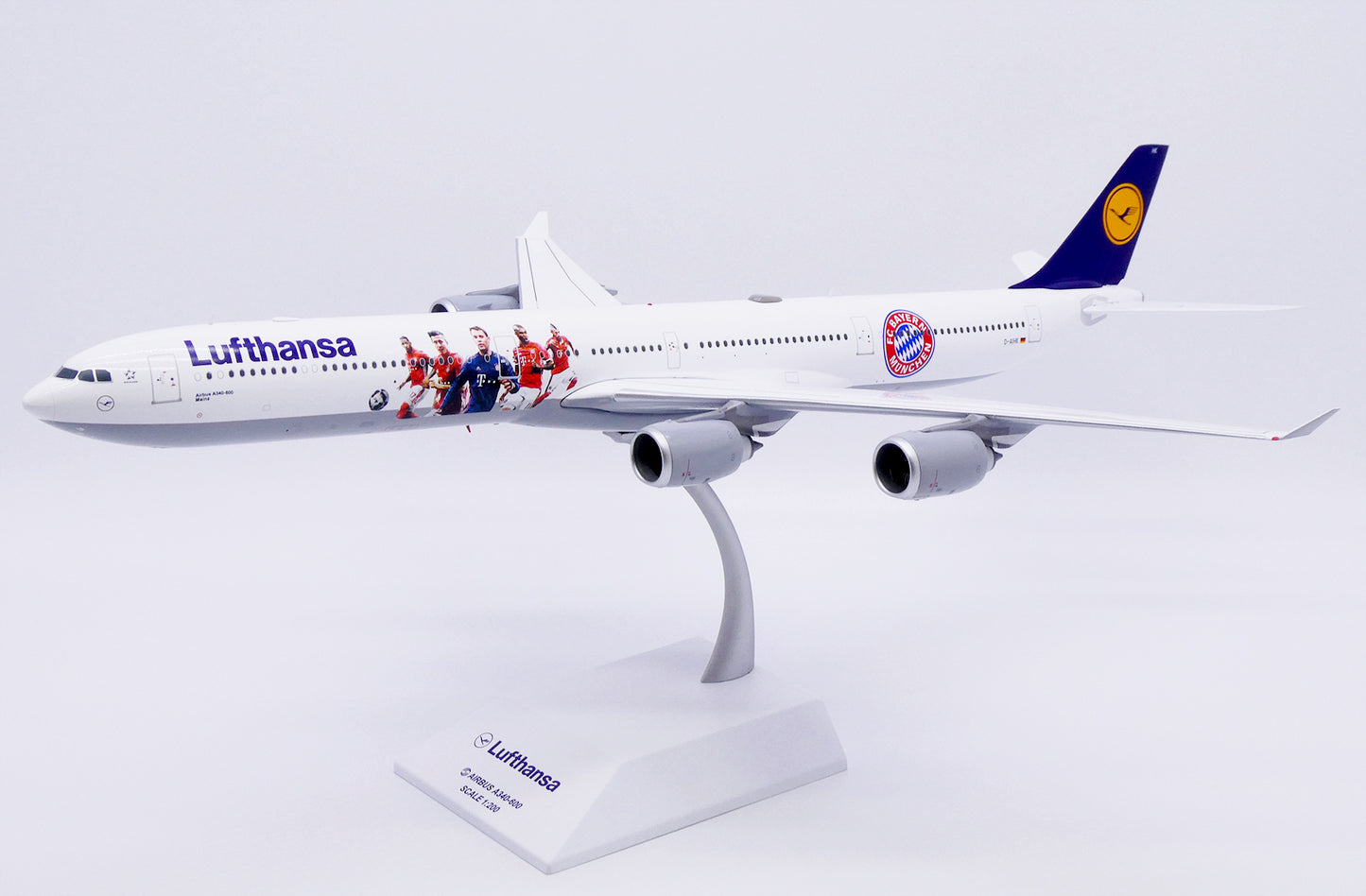 JC WINGS A340-600 LUFTHANSA "FC BAYERN MUNCHEN" REG: D-AIHK