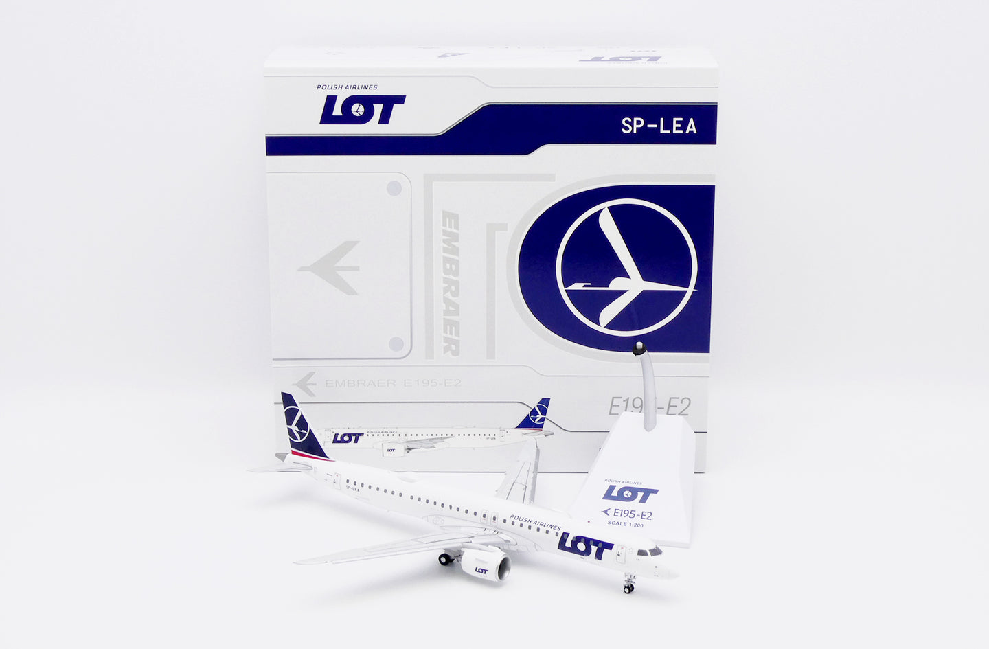 JC WINGS E195-E2 POLISH AIRLINES (LOT) (FLAPS DOWN) REG: SP-LEA