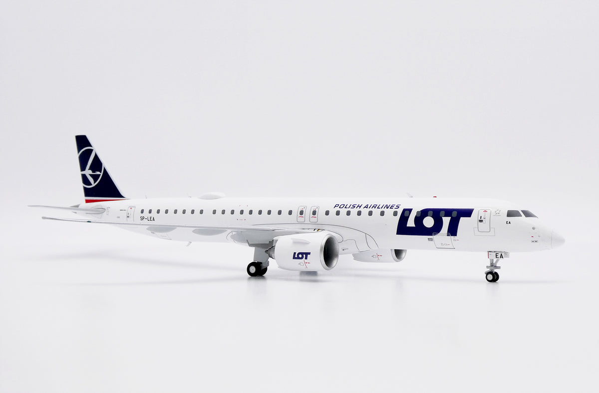 JC WINGS E195-E2 LOT POLISH AIRLINES REG: SP-LEA