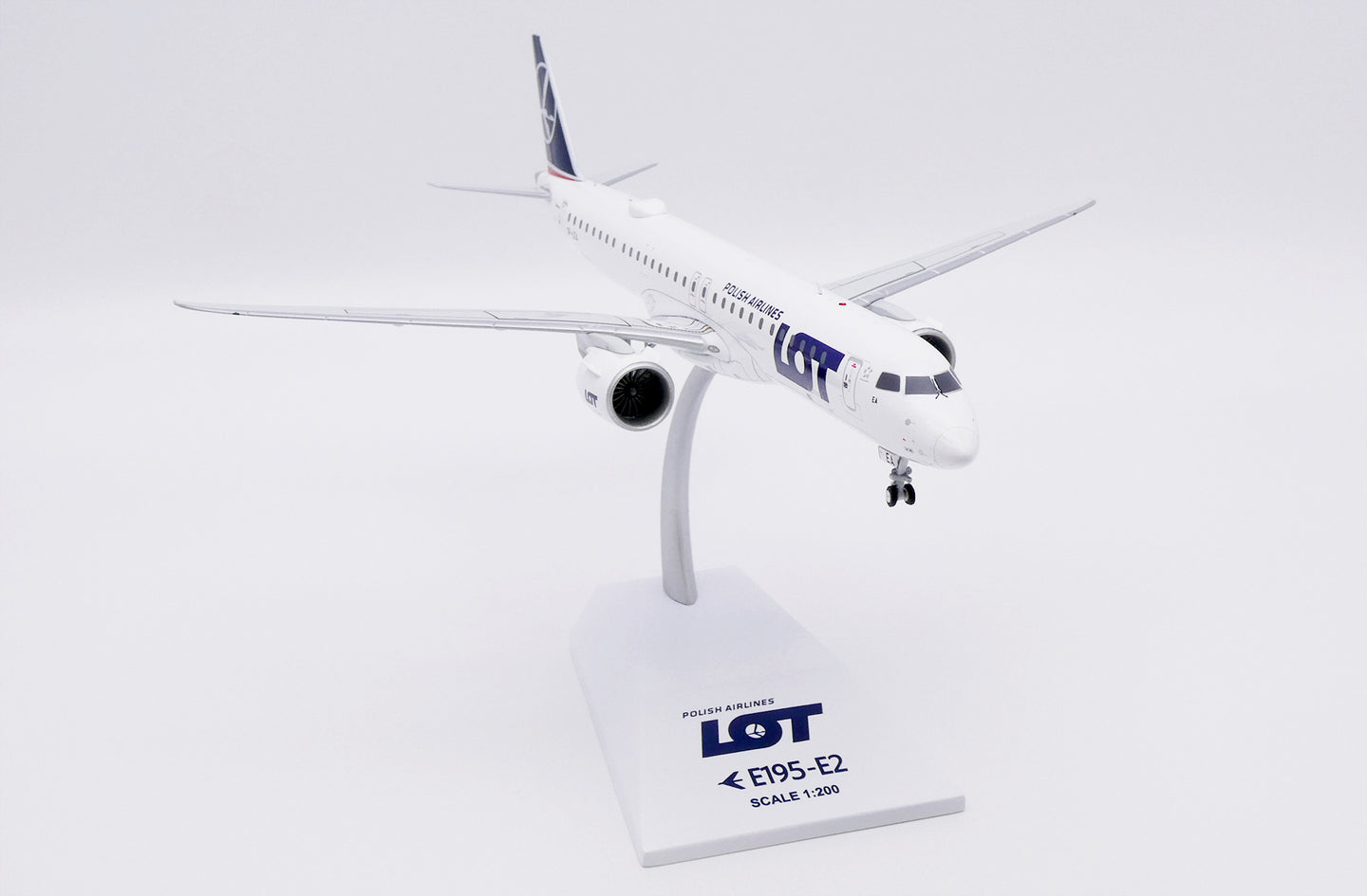 JC WINGS E195-E2 LOT POLISH AIRLINES REG: SP-LEA