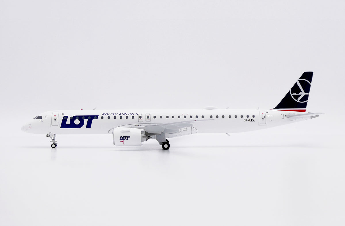 JC WINGS E195-E2 LOT POLISH AIRLINES REG: SP-LEA