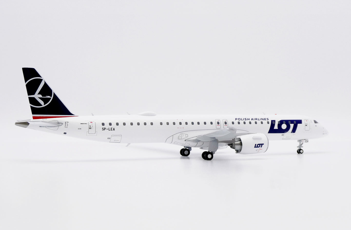 JC WINGS E195-E2 LOT POLISH AIRLINES REG: SP-LEA