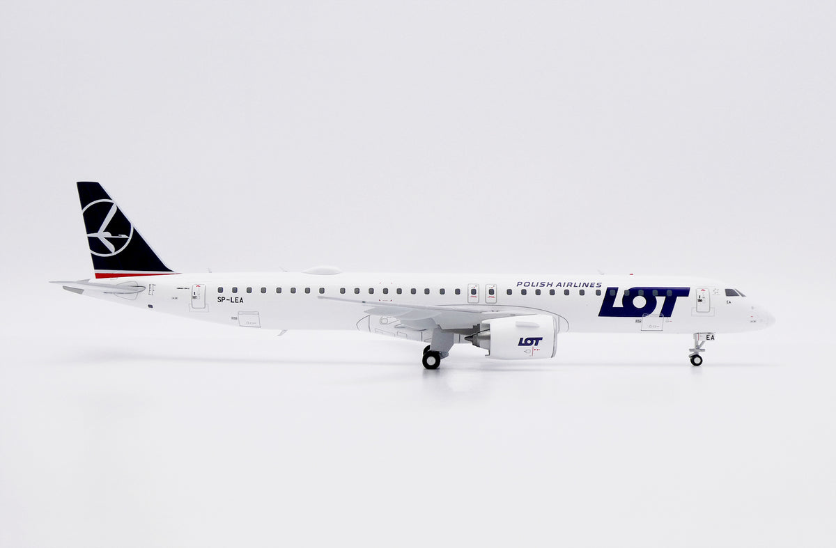 JC WINGS E195-E2 LOT POLISH AIRLINES REG: SP-LEA