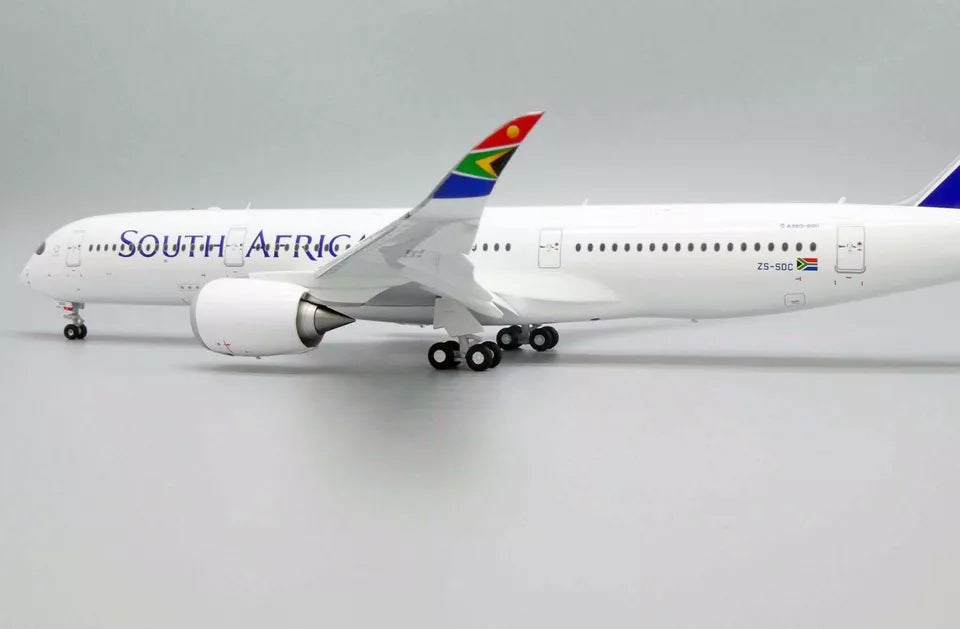JC WINGS A350-900XWB SOUTH AFRICAN AIRWAYS (FLAP DOWN) REG:ZS-SDC