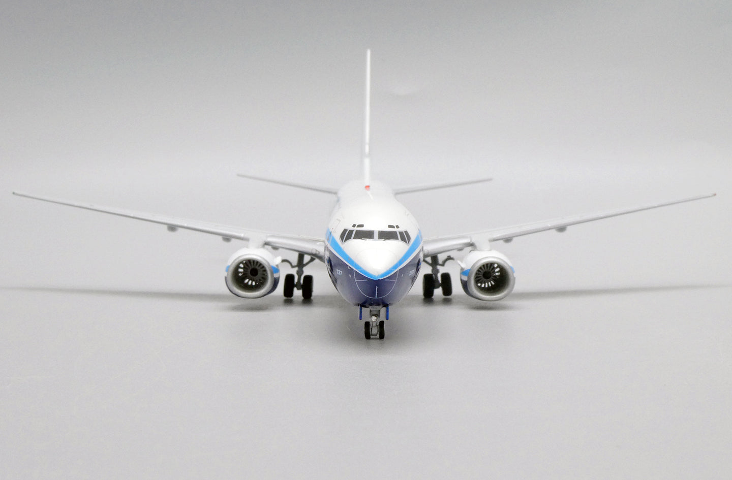 JC WINGS B737-800 RYANAIR "DREAMLINER" REG: EI-DCL