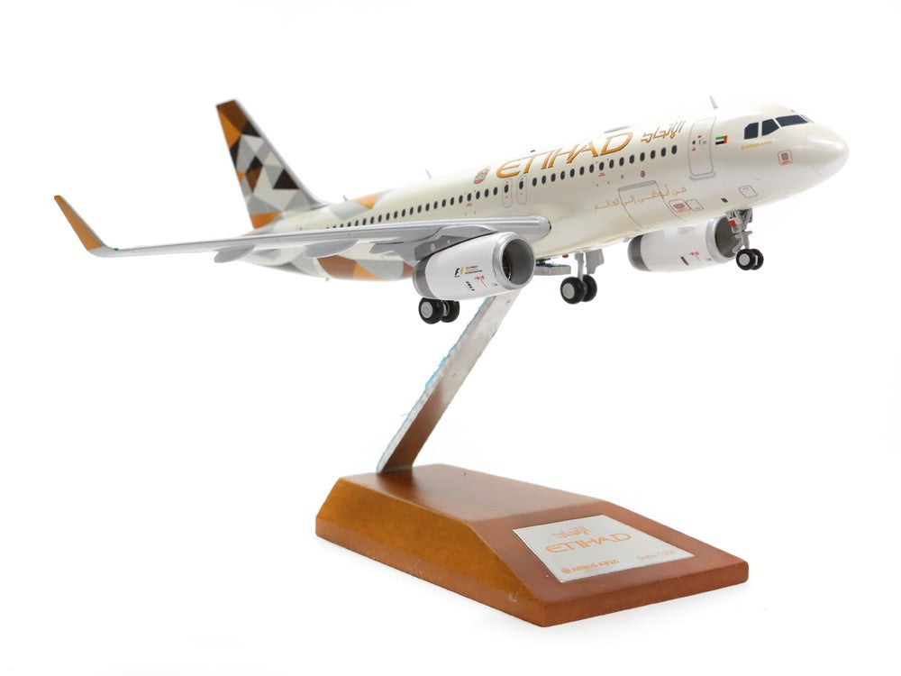 JC WINGS A320 ETIHAD REG: A6-EJA