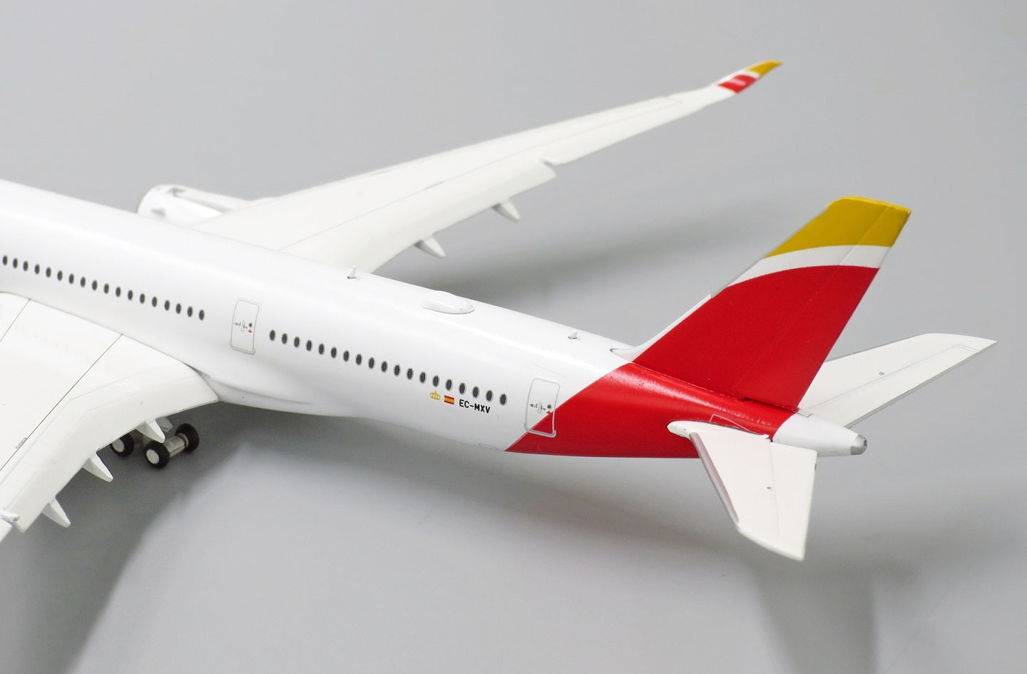 JC WINGS A350-900 IBERIA (FLAPS DOWN) REG: EC-MXV