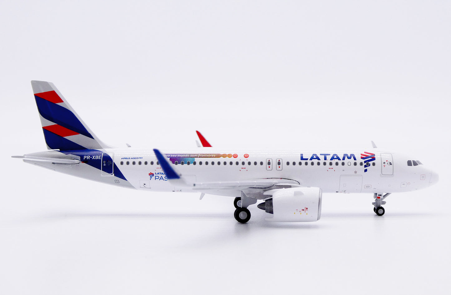 JC WINGS A320NEO LATAM AIRLINES "LATAM PASS" REG: PR-XBE