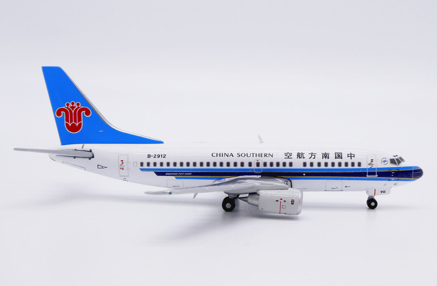 JC WINGS B737-500 CHINA SOUTHERN AIRLINES REG: B-2912