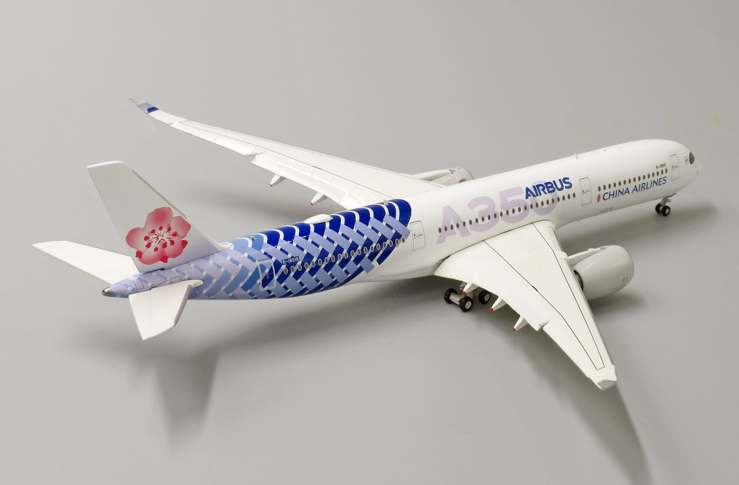 JC WINGS A350-900XWB CHINA AIRLINES "CARBON FIBER" (FLAPS DOWN) REG: B-18918