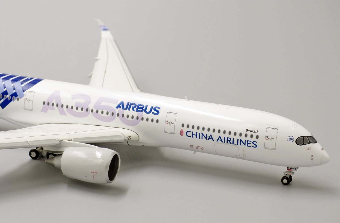 JC WINGS A350-900XWB CHINA AIRLINES "CARBON FIBER" (FLAPS DOWN) REG: B-18918