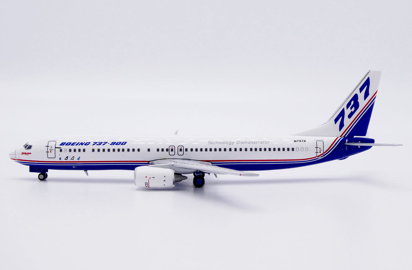 JC WINGS B737-900 HOUSE COLOUR "TECHNOLOGY DEMONSTRATOR" REG: N737X