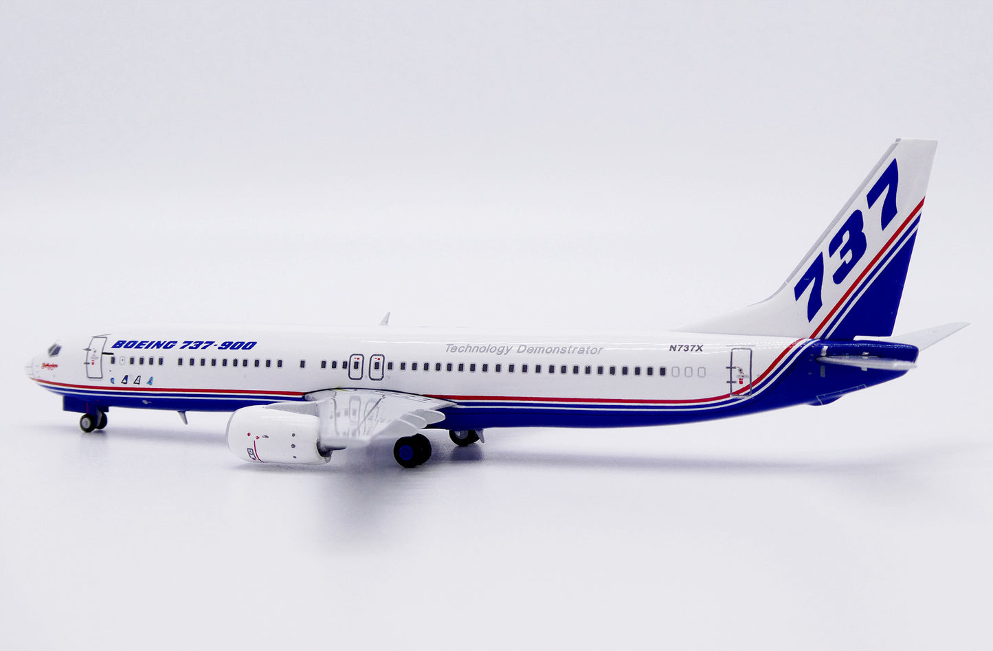JC WINGS B737-900 HOUSE COLOUR "TECHNOLOGY DEMONSTRATOR" REG: N737X