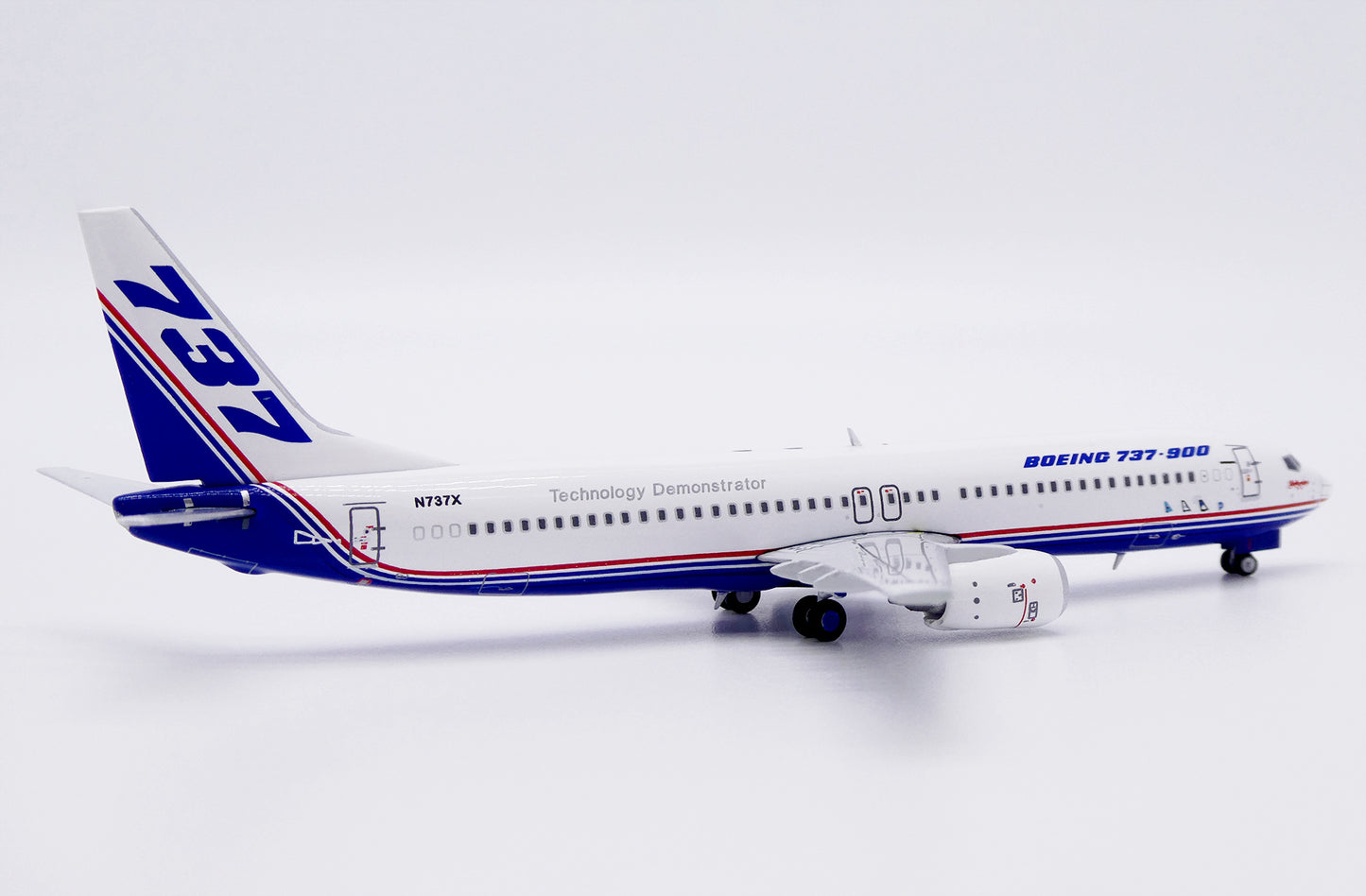 JC WINGS B737-900 HOUSE COLOUR "TECHNOLOGY DEMONSTRATOR" REG: N737X