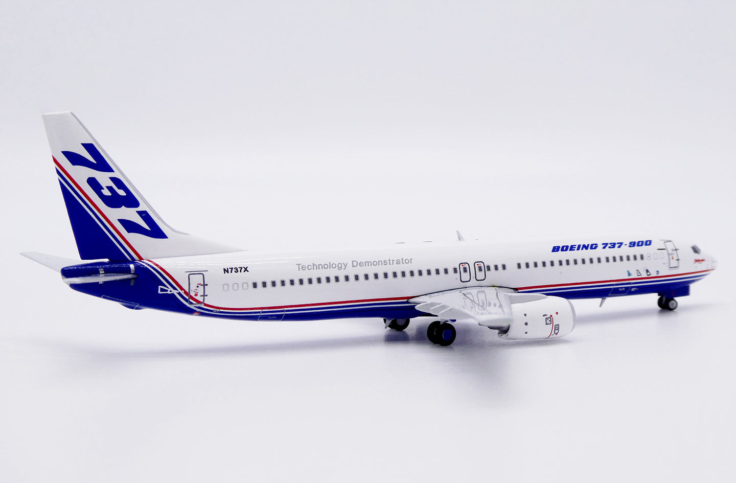 JC WINGS B737-900 HOUSE COLOUR "TECHNOLOGY DEMONSTRATOR" REG: N737X