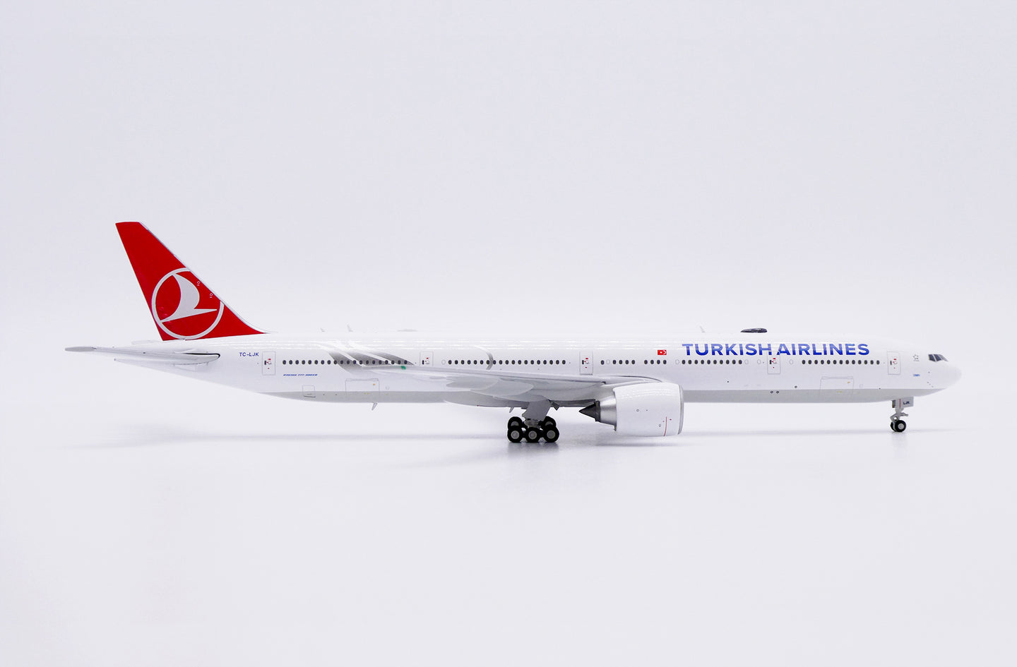 JC WINGS B777-300ER TURKISH AIRLINES REG: TC-LJK