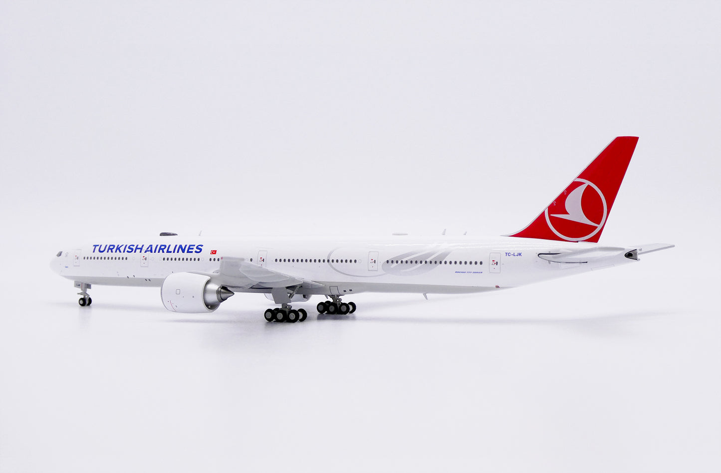 JC WINGS B777-300ER TURKISH AIRLINES REG: TC-LJK