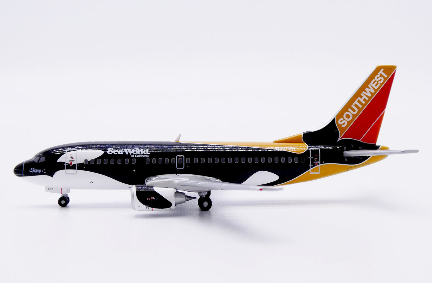 JC WINGS B737-500 SOUTHWEST AIRLINES "SEAWORLD OF CALIFORNIA" REG: N507SW
