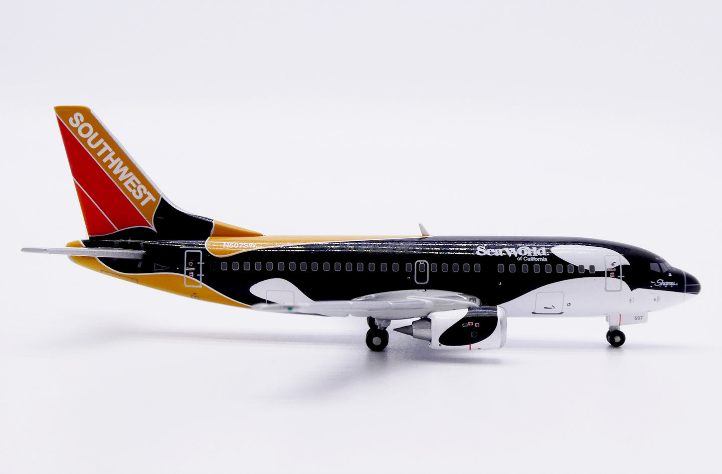 JC WINGS B737-500 SOUTHWEST AIRLINES "SEAWORLD OF CALIFORNIA" REG: N507SW