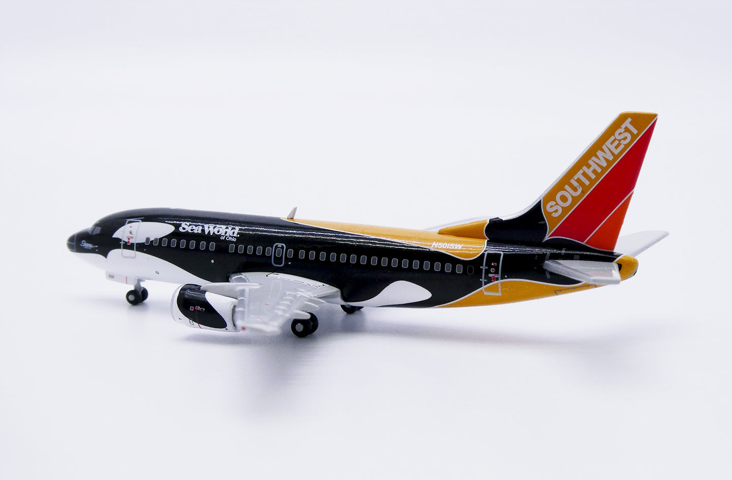 JC WINGS B737-500 SOUTHWEST "SHAMU THREE - SEAWORLD OF OHIO" REG: N501SW