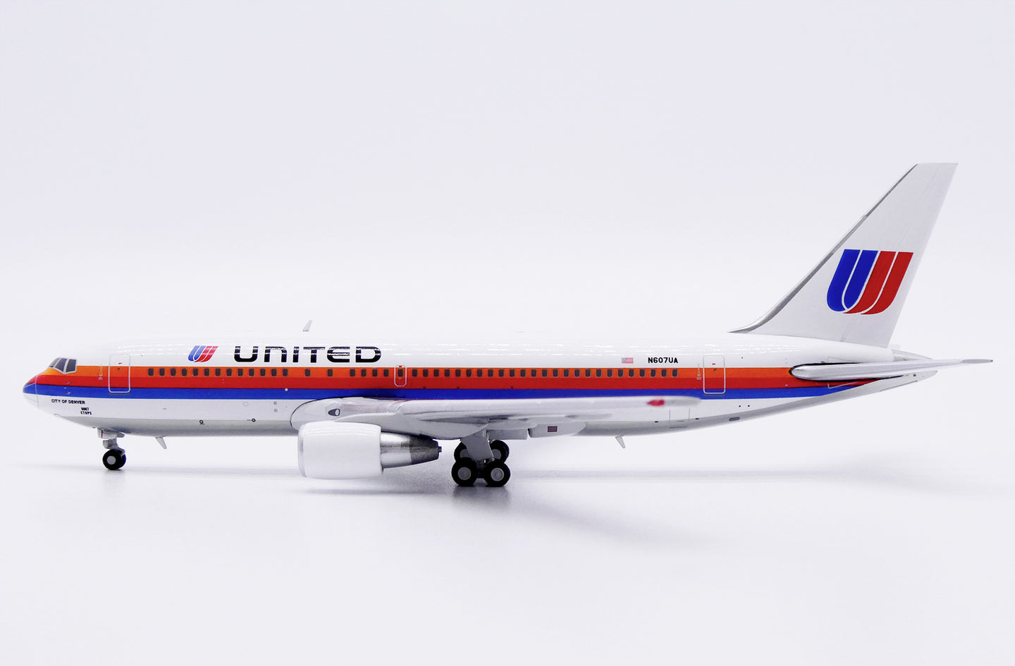 JC WINGS B767-200 UNITED AIRLINES "SAUL BASS" REG: N607UA