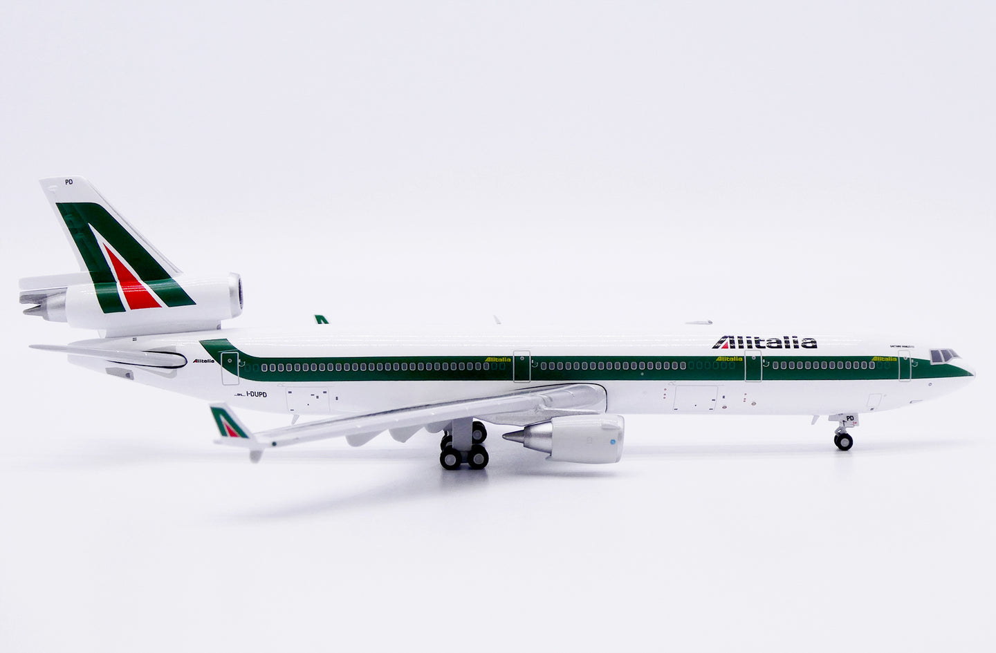 JC WINGS MD-11 ALITALIA REG: I-DUPD