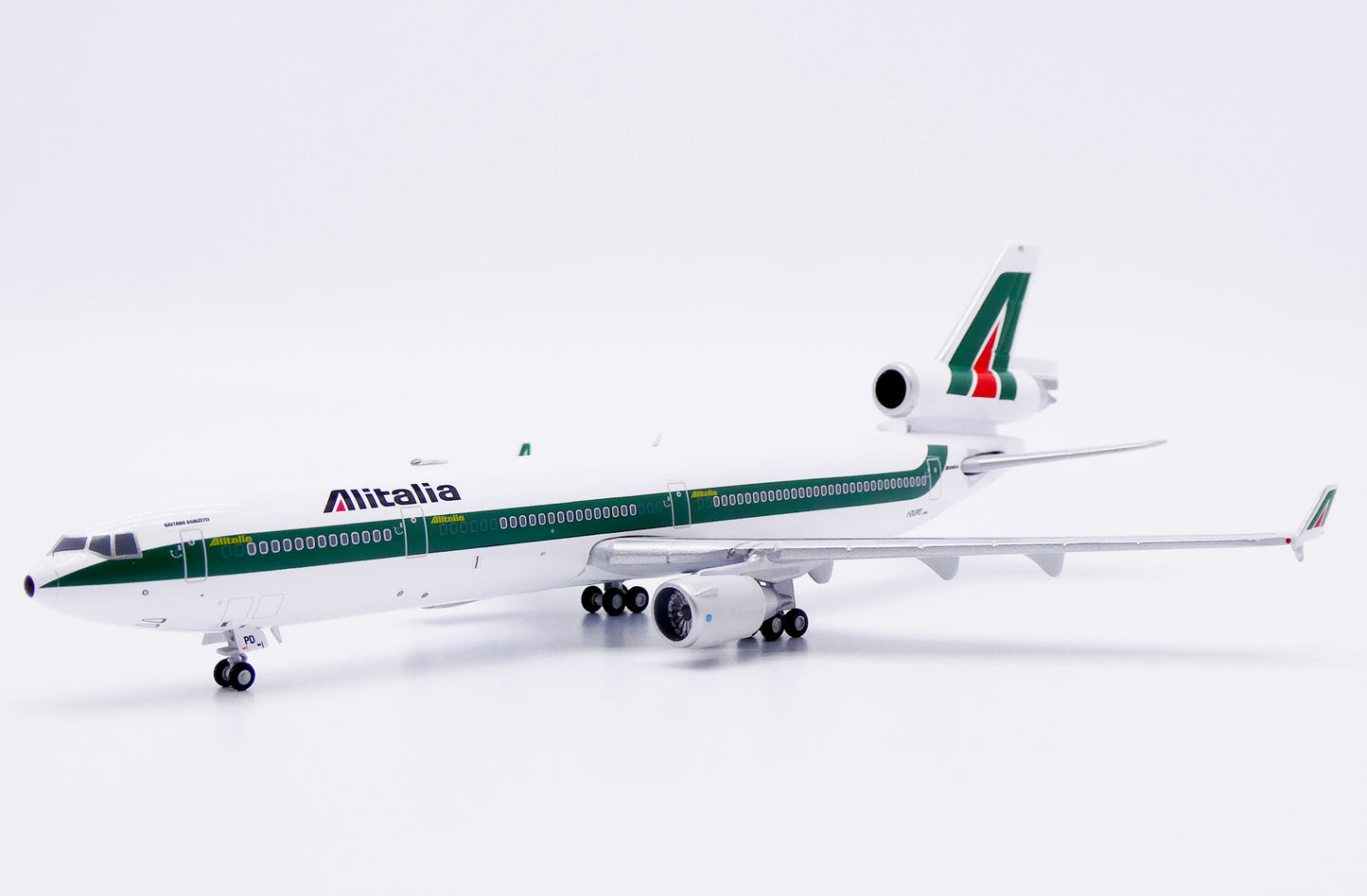 JC WINGS MD-11 ALITALIA REG: I-DUPD