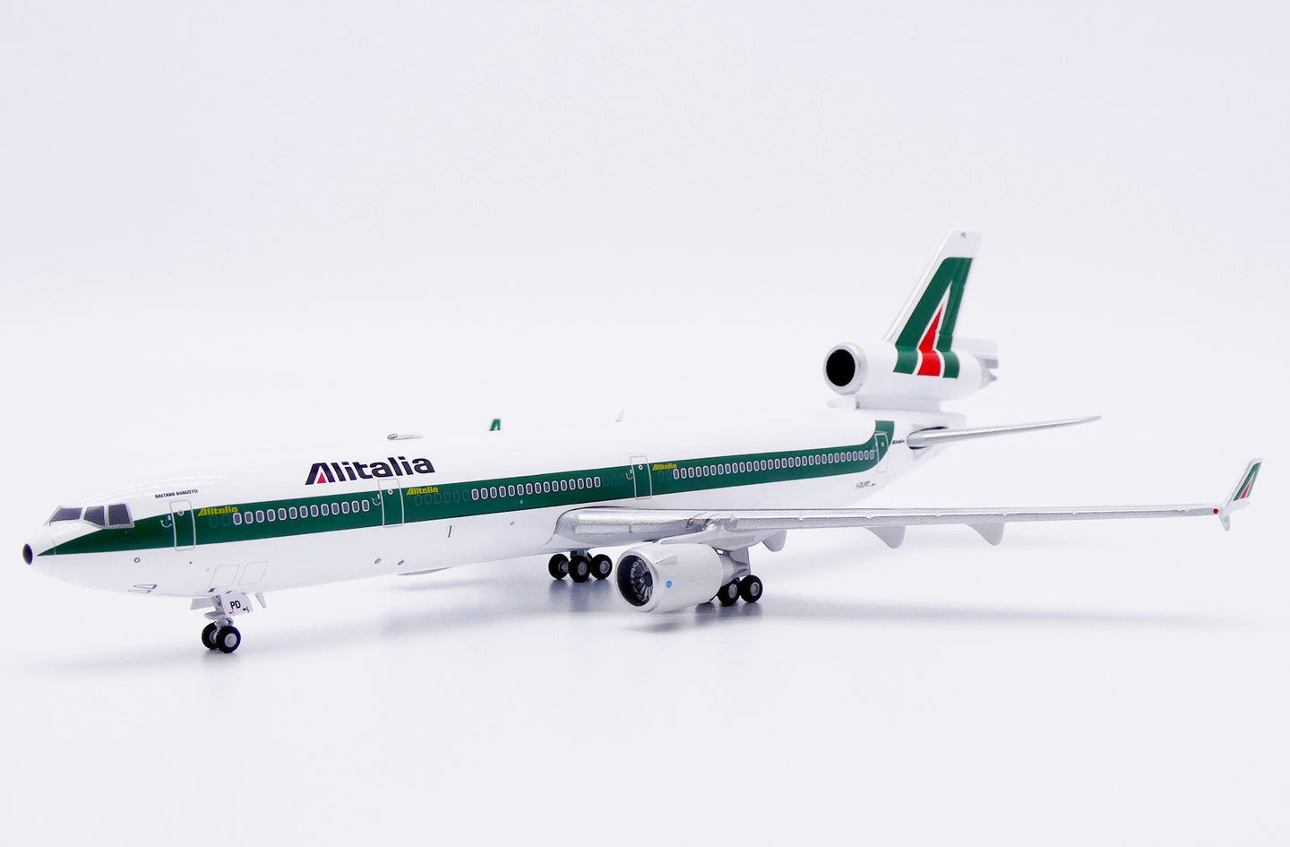 JC WINGS MD-11 ALITALIA REG: I-DUPD