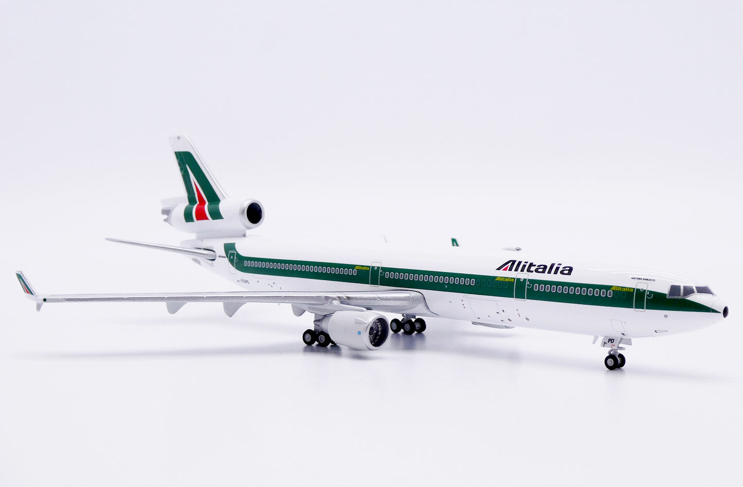 JC WINGS MD-11 ALITALIA REG: I-DUPD