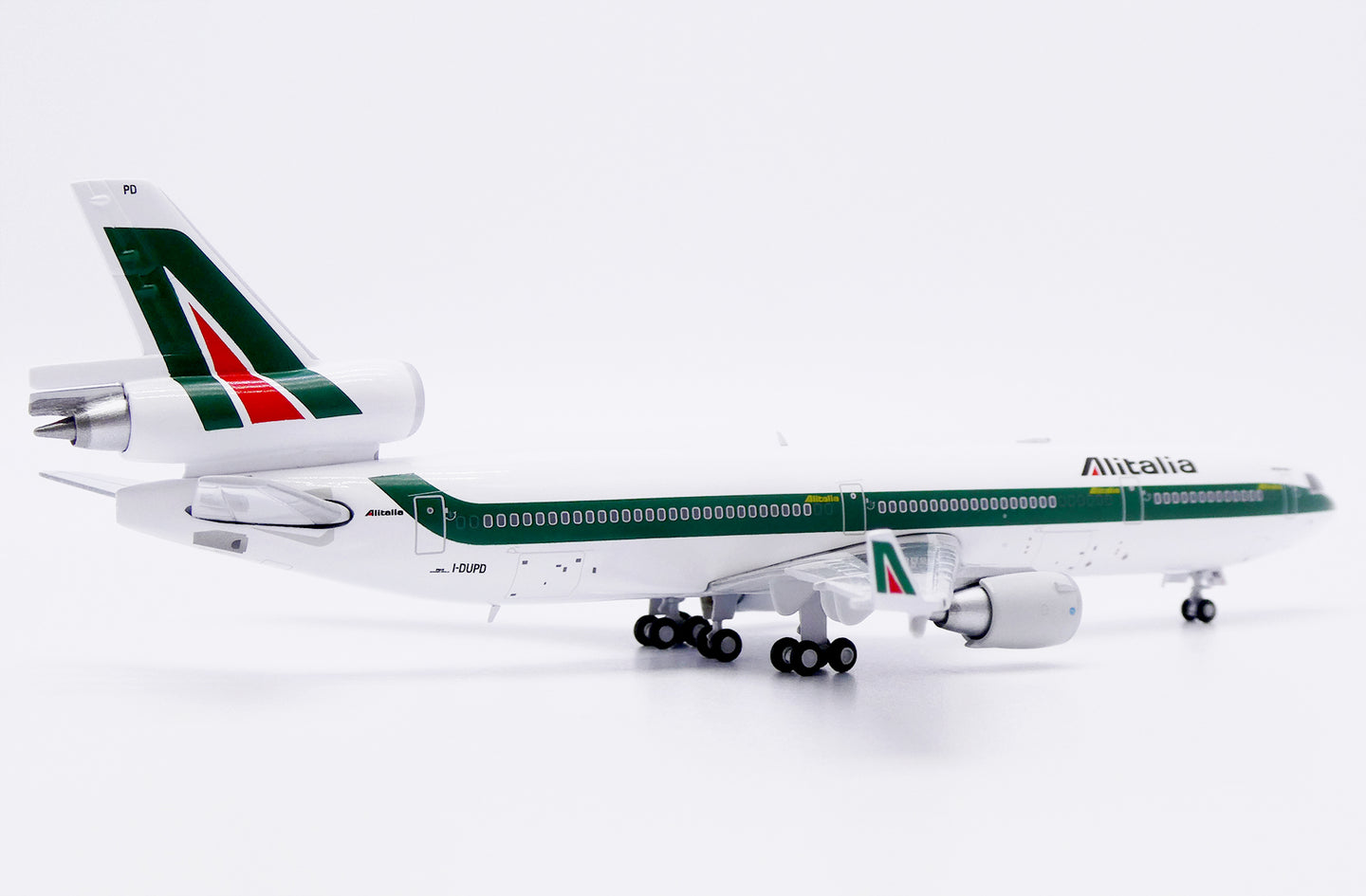 JC WINGS MD-11 ALITALIA REG: I-DUPD