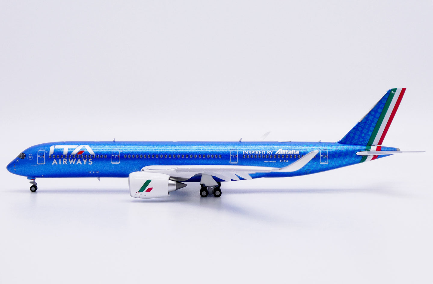 JC WINGS A350-900XWB ITA AIRWAYS "INSPIRED BY ALITALIA" (FLAPS DOWN) REG: EI-IFA