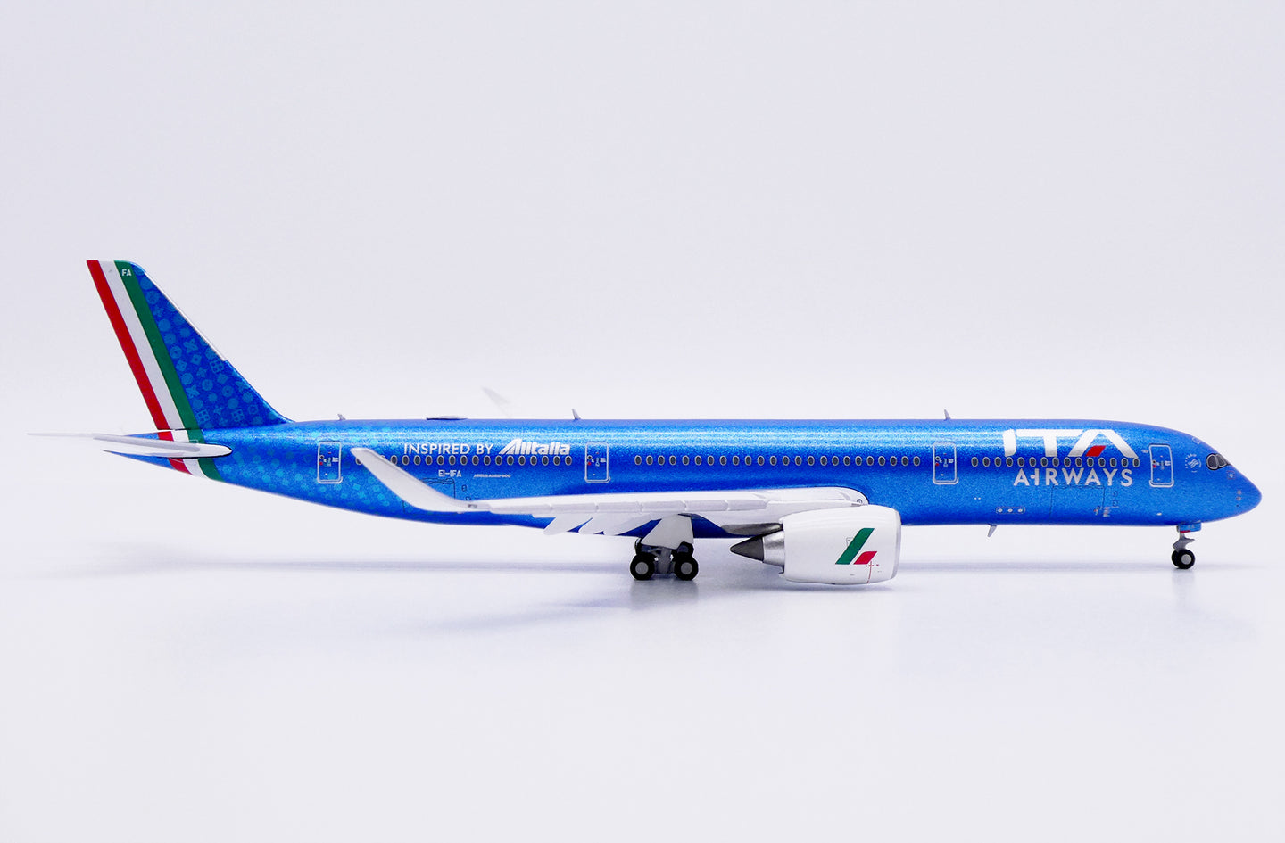 JC WINGS A350-900XWB ITA AIRWAYS "INSPIRED BY ALITALIA" (FLAPS DOWN) REG: EI-IFA